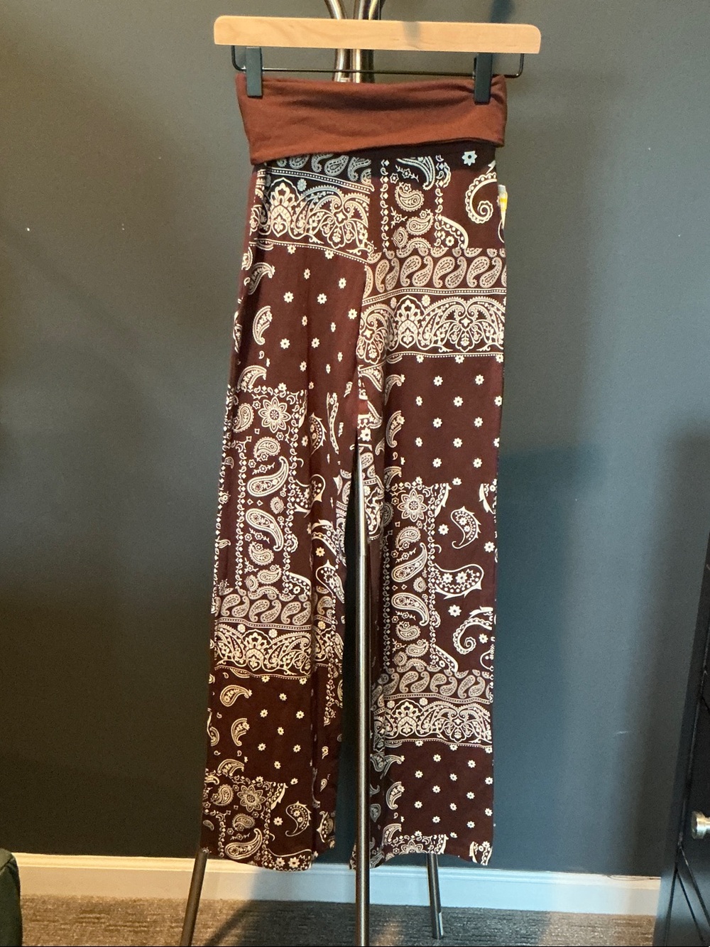 Zoe + Liv Brown Bandana Print Wide Leg Pants